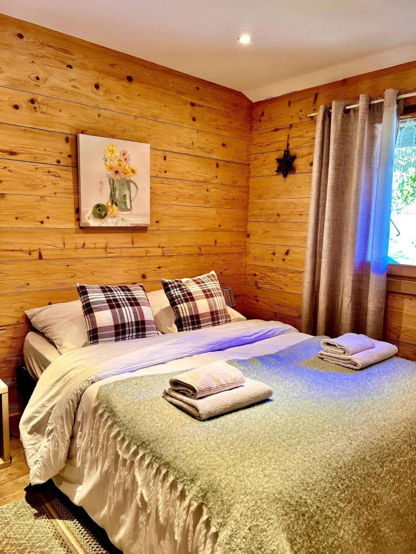 Charming Family Chalet For 8 People, With Private Hot Tub Les Clefs Exterior photo