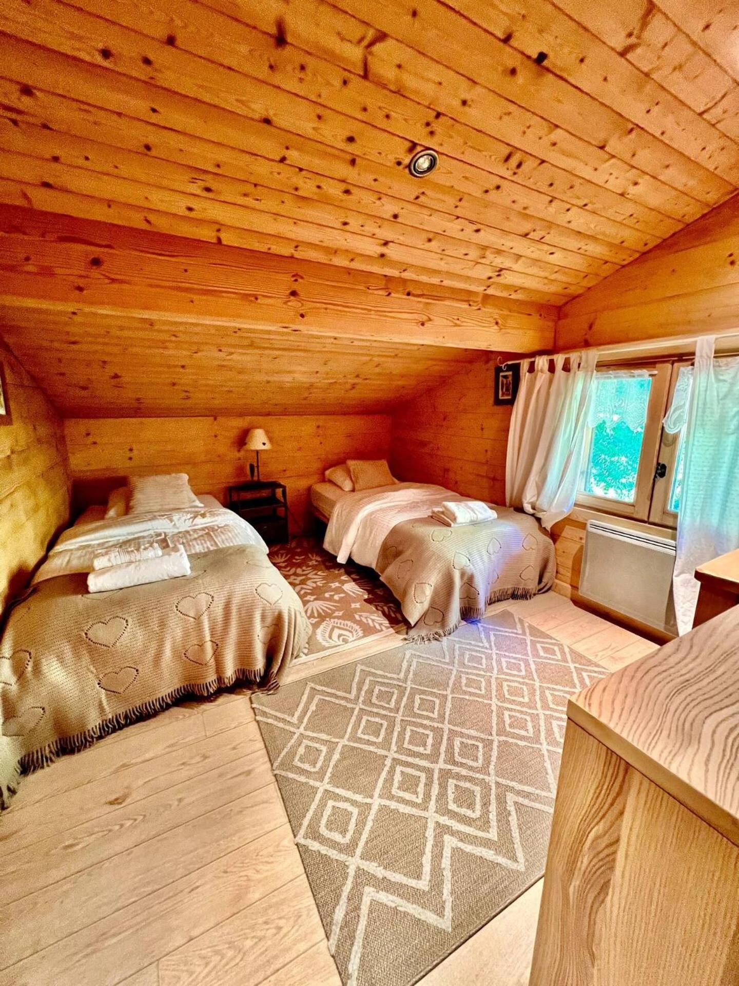 Charming Family Chalet For 8 People, With Private Hot Tub Les Clefs Exterior photo