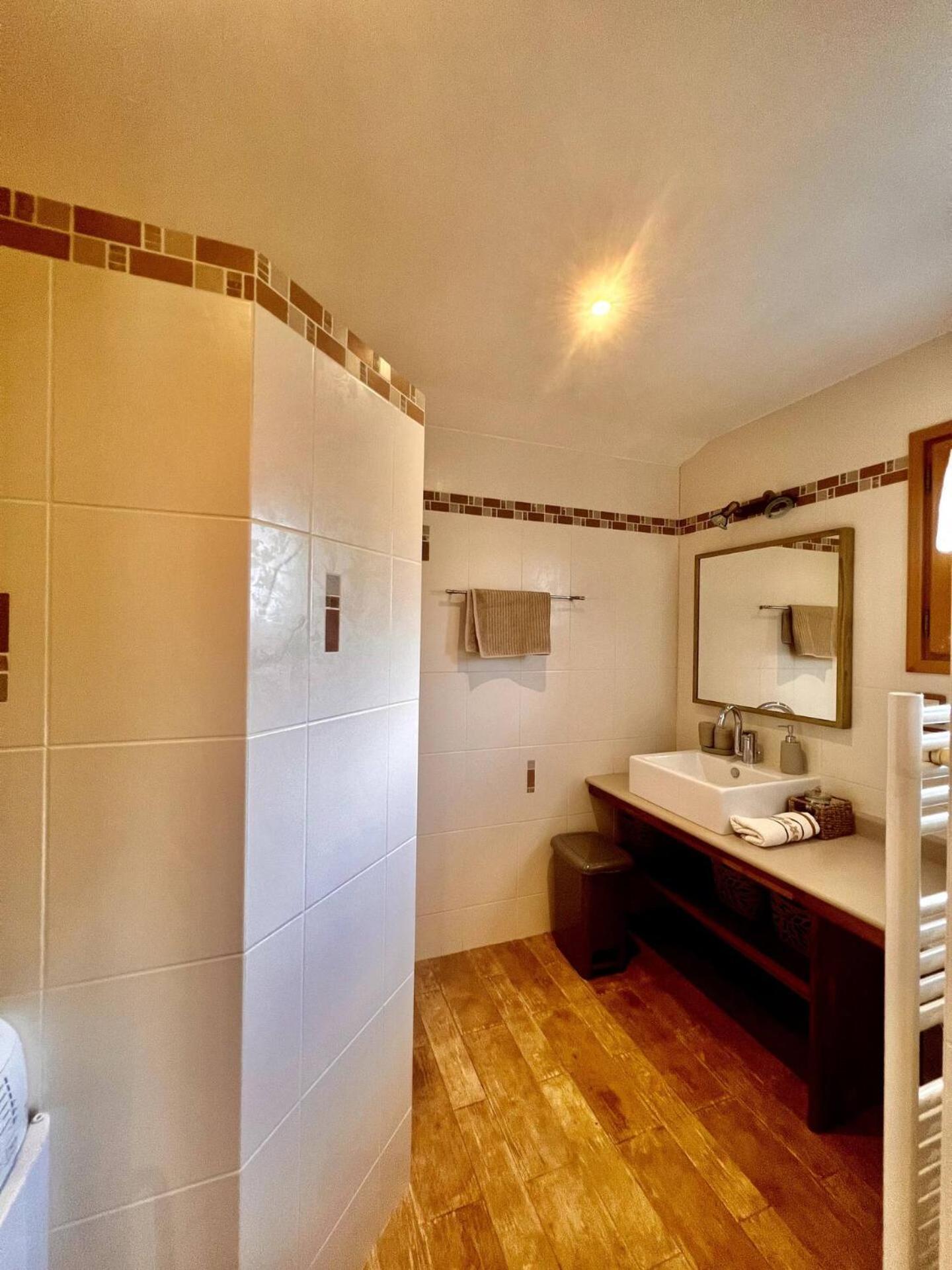Charming Family Chalet For 8 People, With Private Hot Tub Les Clefs Exterior photo